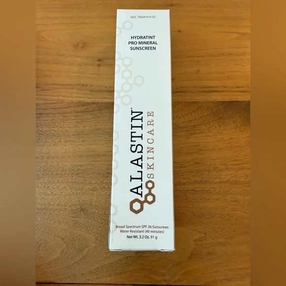 New In Box Alastin Hydratint Pro Mineral Sunscreen SPF 36Trihex Technology Serum - Picture 1 of 2